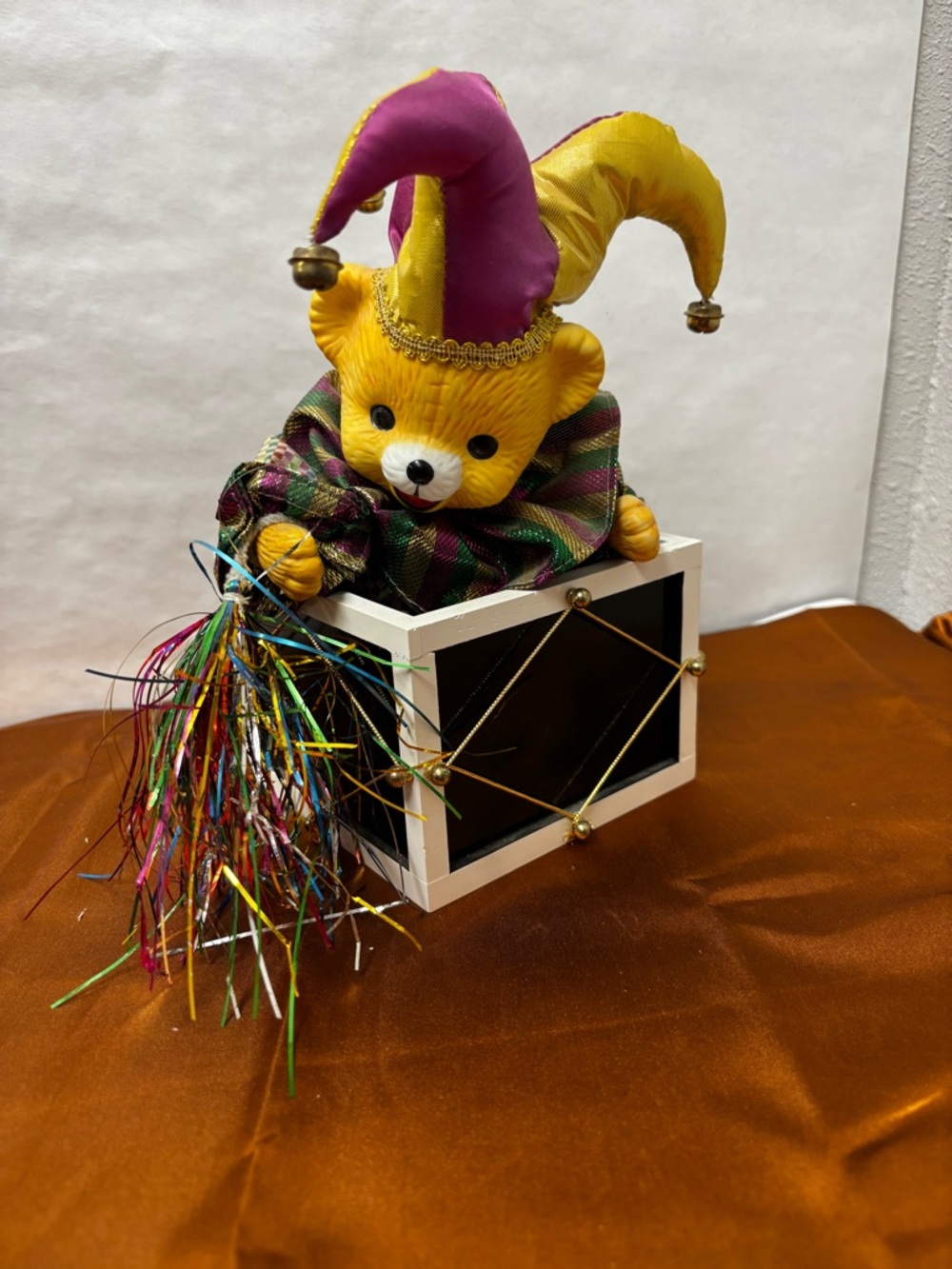 1989 San Francisco Music Box Company Send in the Clowns Music Bix